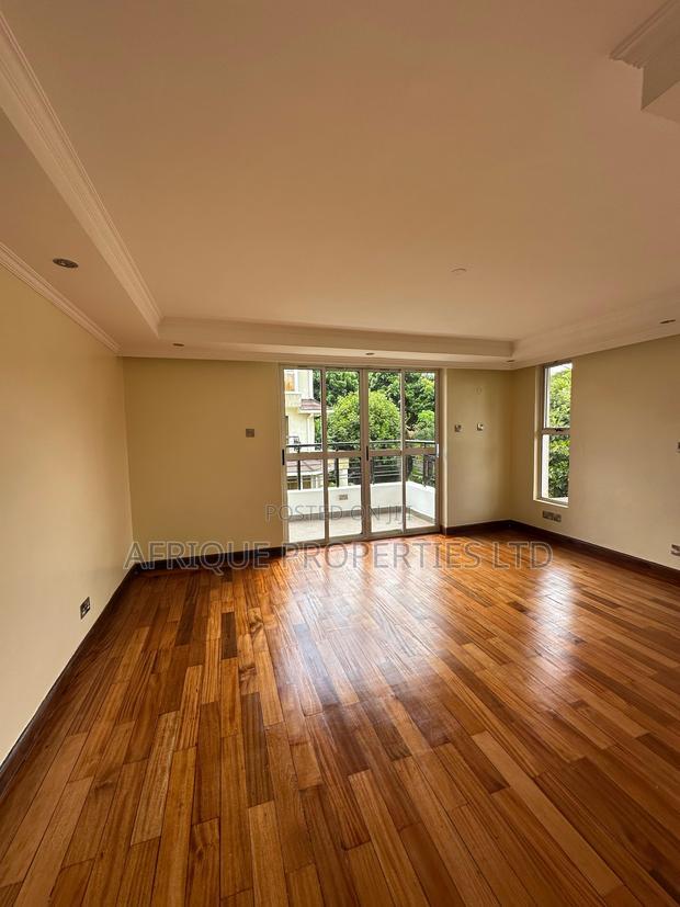 5bdrm Mansion in Lavington for sale