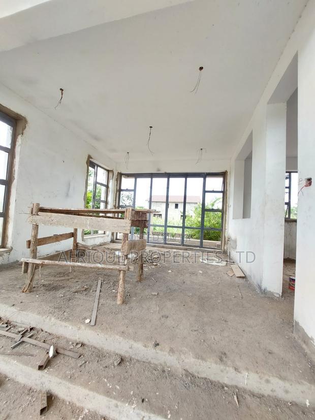 6bdrm Mansion in Thika Green for sale