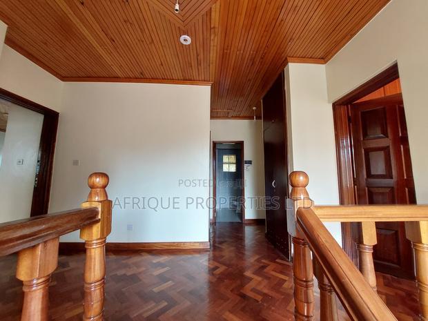 5bdrm Mansion in Kitisuru for rent