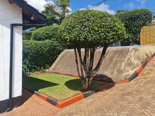 4bdrm Bungalow in Loresho for sale