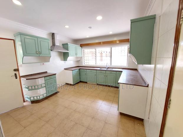 4bdrm Bungalow in Runda for rent