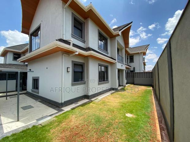 4bdrm Townhouse / Terrace in Muthaiga for rent