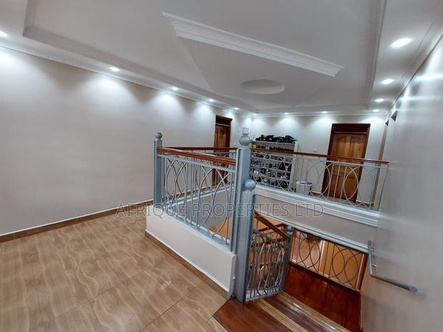 5bdrm Mansion in Sigona for sale