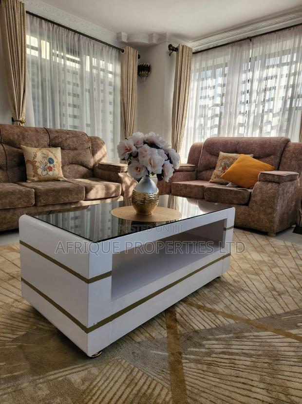4bdrm Mansion in Mangu for sale