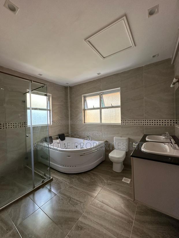 5bdrm Mansion in Lavington for sale