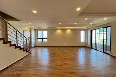 5bdrm Duplex in Parkland, Parklands/Highridge for sale