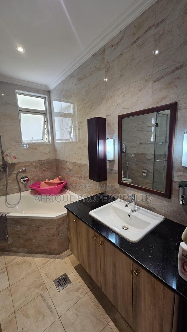 4bdrm Apartment in Parklands for sale
