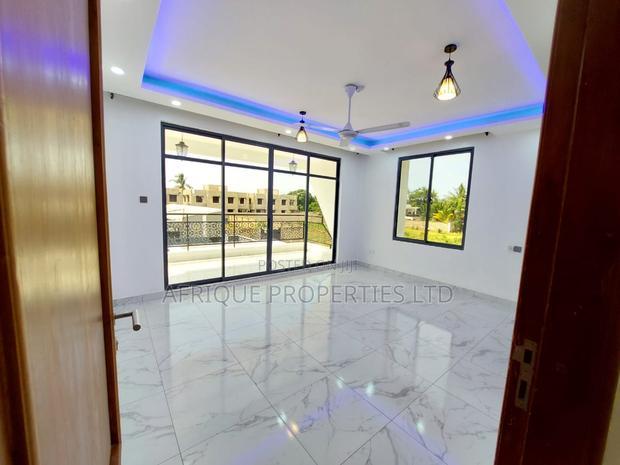 3bdrm Mansion in Mtwapa for sale