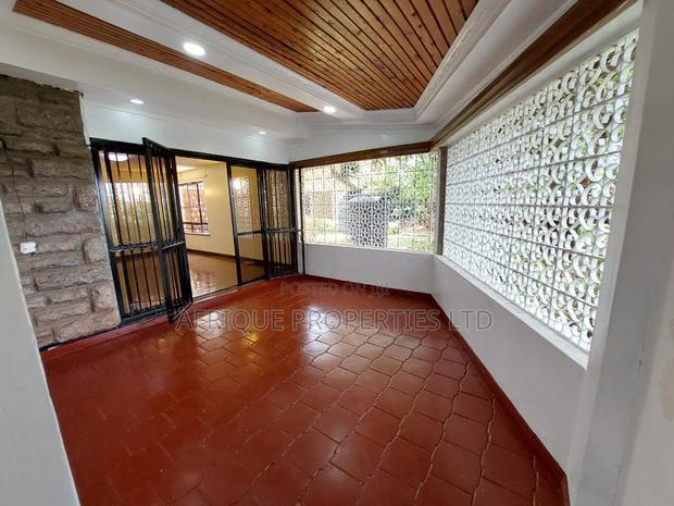 5bdrm Mansion in Runda for rent