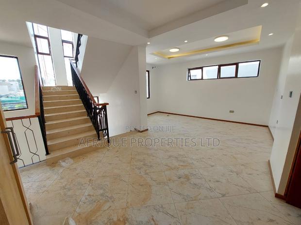 4bdrm Mansion in Runda for rent