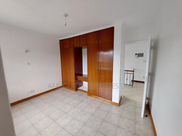 4bdrm Townhouse/Terrace in Muthaiga North for sale