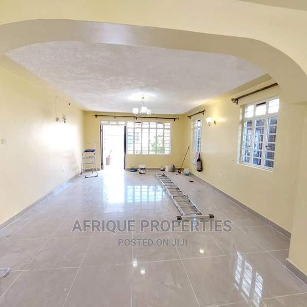4bdrm Mansion in Membly Estate for Sale