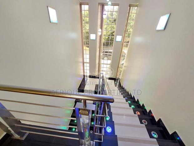 9bdrm Maisonette in Thome Estate for sale