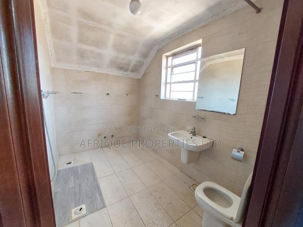 4bdrm Mansion in Kenyatt Road for sale