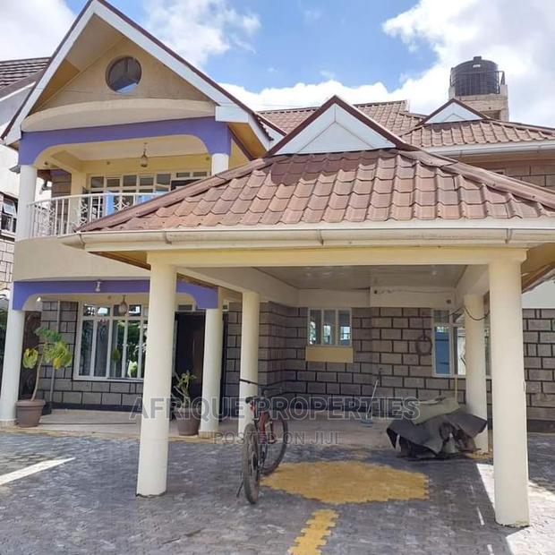 4bdrm Mansion in Membly Estate for Sale