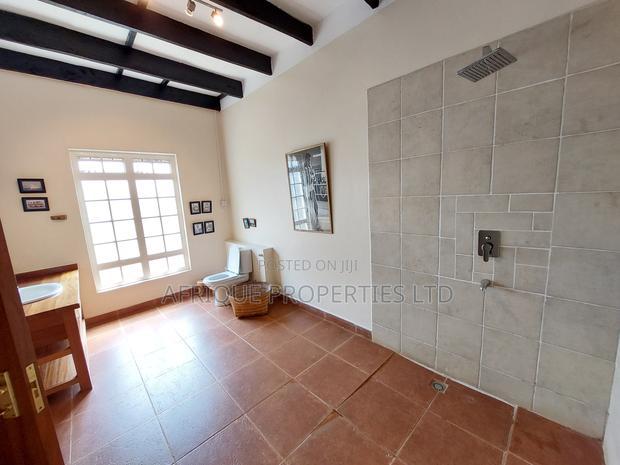 Furnished 5bdrm Mansion in Runda for rent