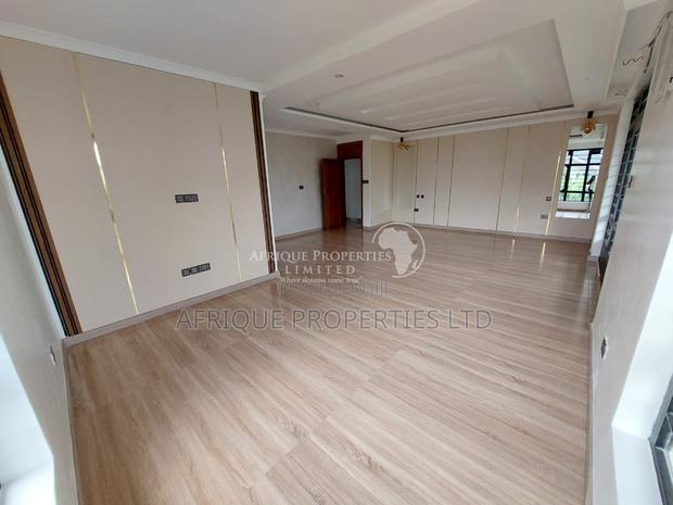 6bdrm Mansion in Daykio Bustani, Kimbo for sale