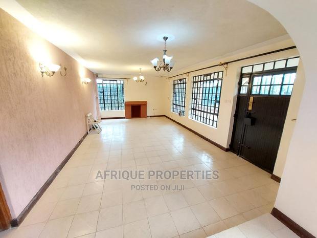 5bdrm Mansion in Membly Estate for sale