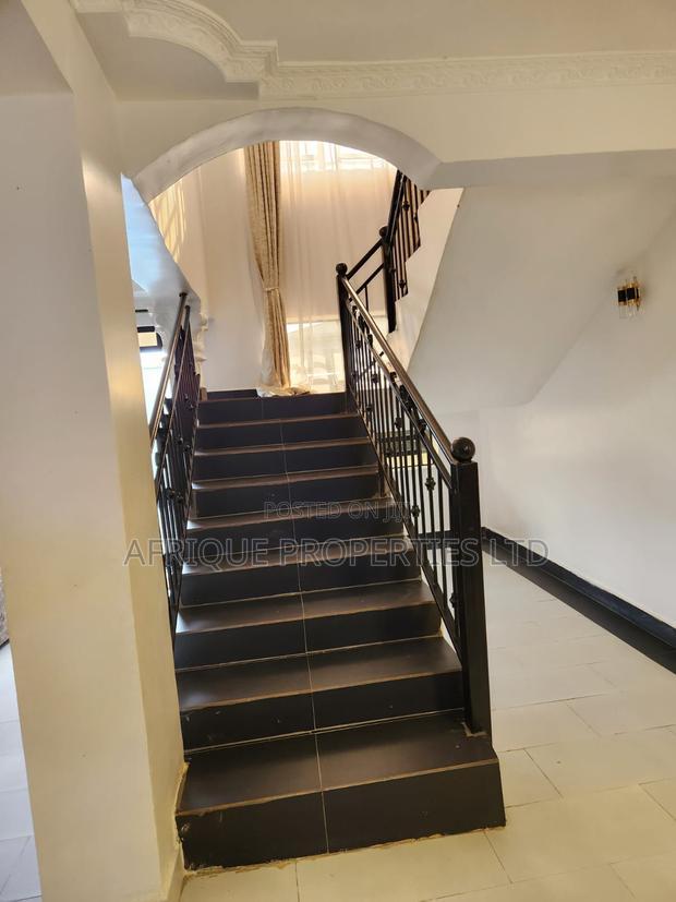 4bdrm Mansion in Mangu for sale