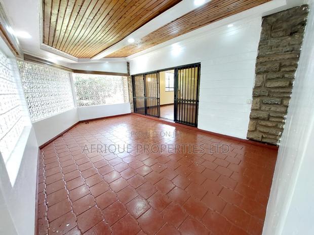 5bdrm Mansion in Runda for rent