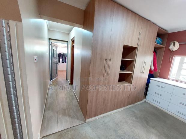 5bdrm Mansion in Sigona for sale