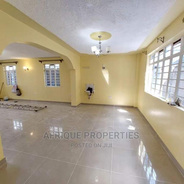 4bdrm Mansion in Membly Estate for Sale