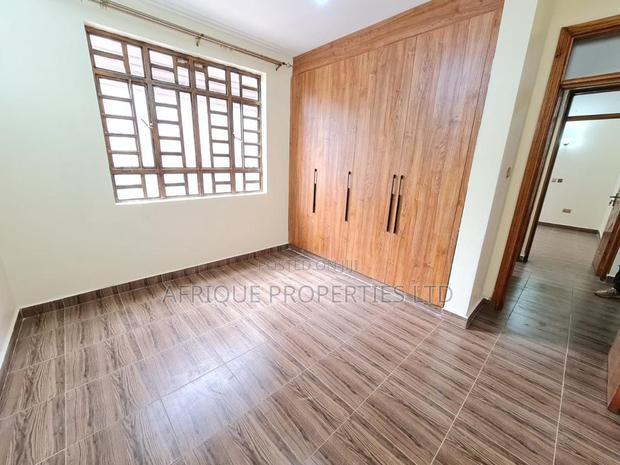 Mini Flat in Thome Estate for rent