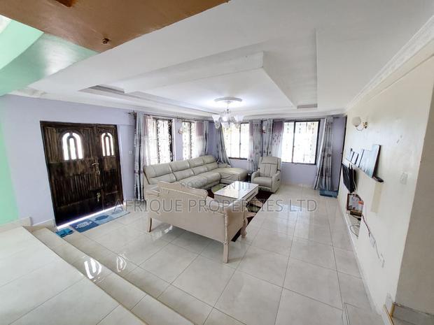 4bdrm Mansion in Naivasha for sale