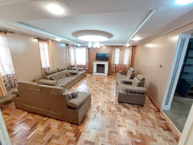 5bdrm Mansion in Sigona for sale