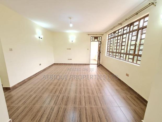 Mini Flat in Thome Estate for rent