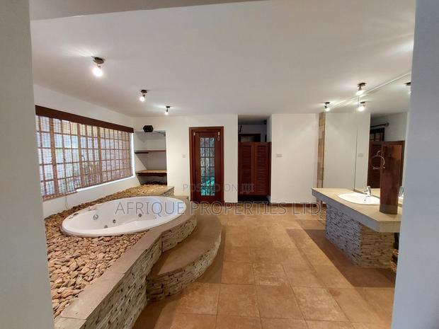 6bdrm Mansion in Runda for rent