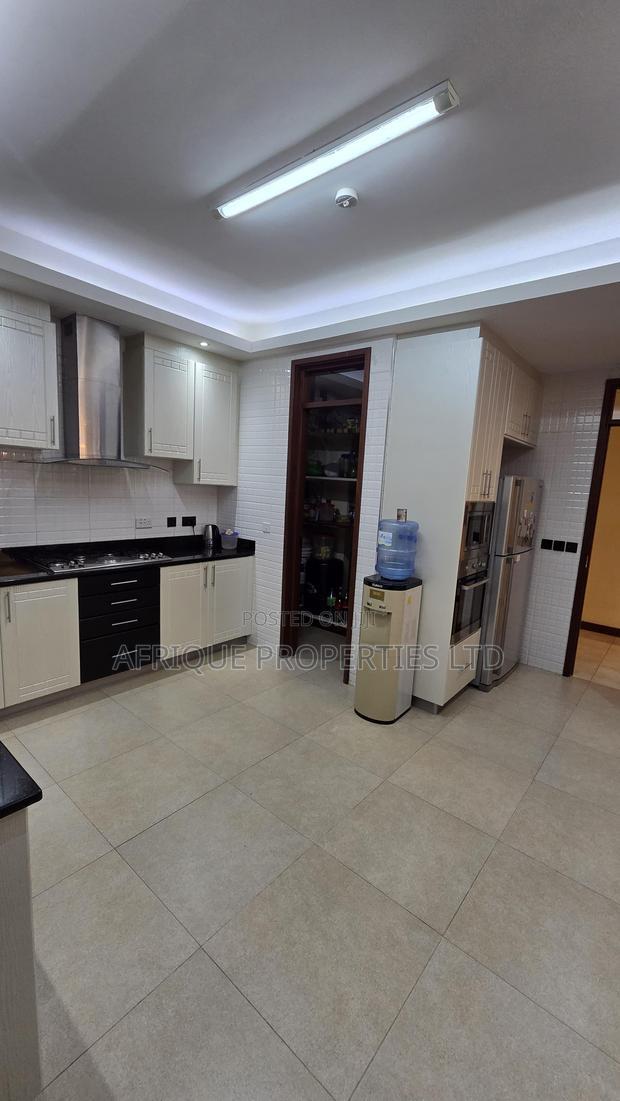 4bdrm Apartment in Parklands for sale