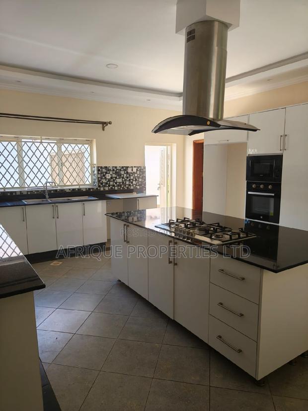5bdrm Mansion in Runda for rent