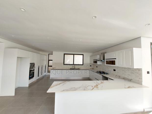 5bdrm Villa in Lavington for sale