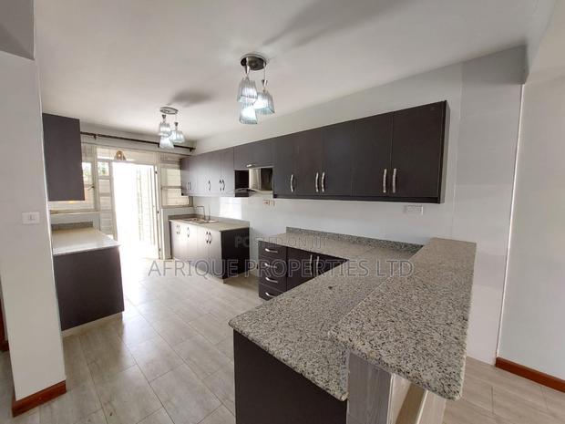 4bdrm Mansion in Bypass, Ruiru for rent