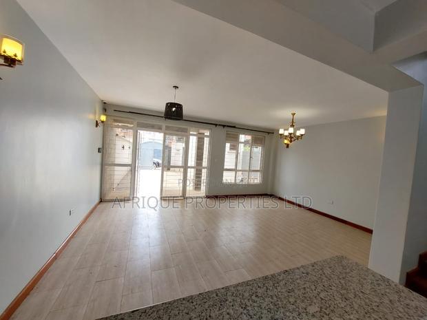 4bdrm Mansion in Bypass, Ruiru for rent