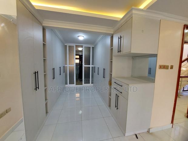 5bdrm Mansion in Thome for rent