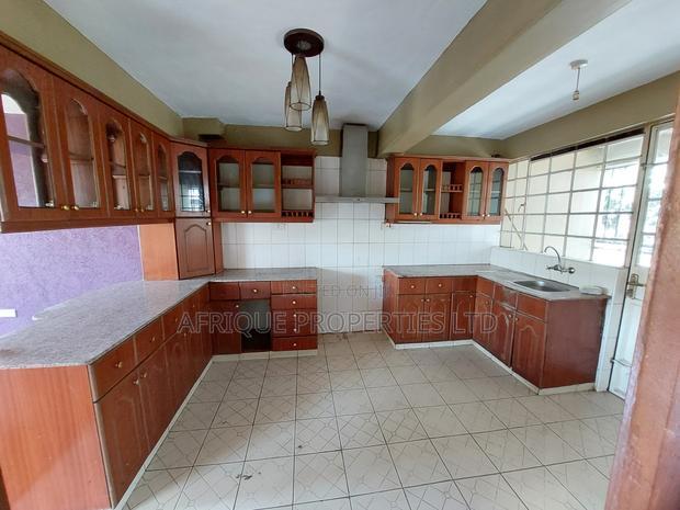 5bdrm Mansion in South B for sale
