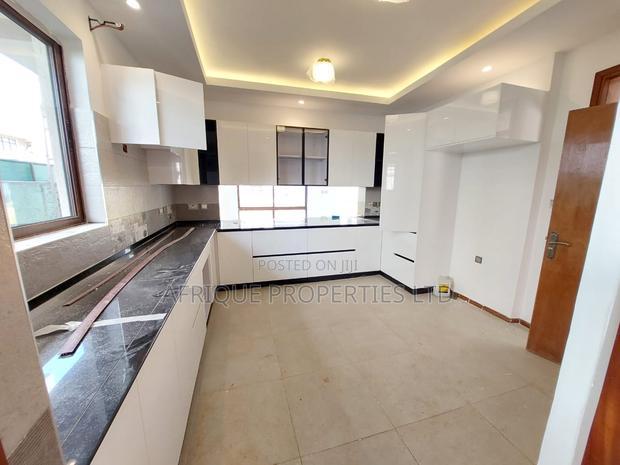 4bdrm Mansion in Runda for rent