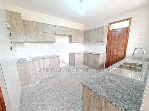 Mini Flat in Thome Estate for rent