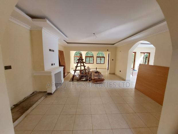 5bdrm Mansion in Kitisuru for sale