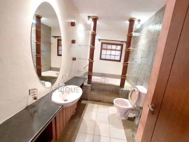 6bdrm Mansion in Runda for rent