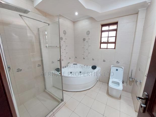 4bdrm Mansion in Runda for sale