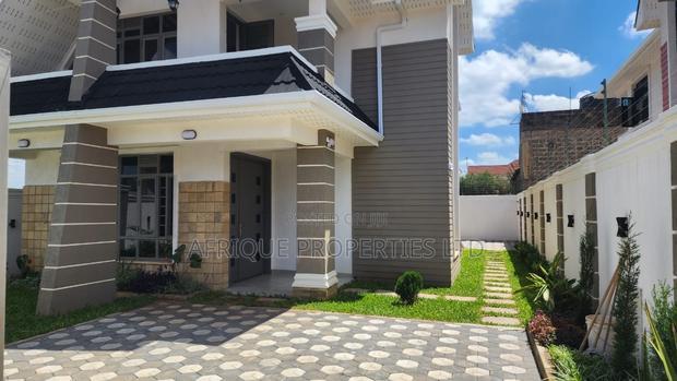 4bdrm Mansion in Membley for sale