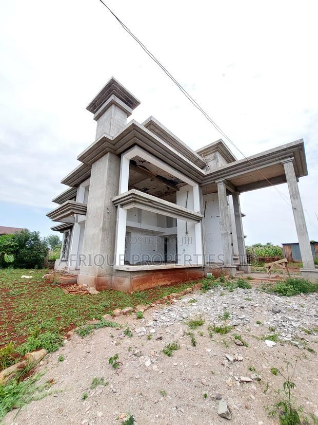 6bdrm Mansion in Thika Green for sale