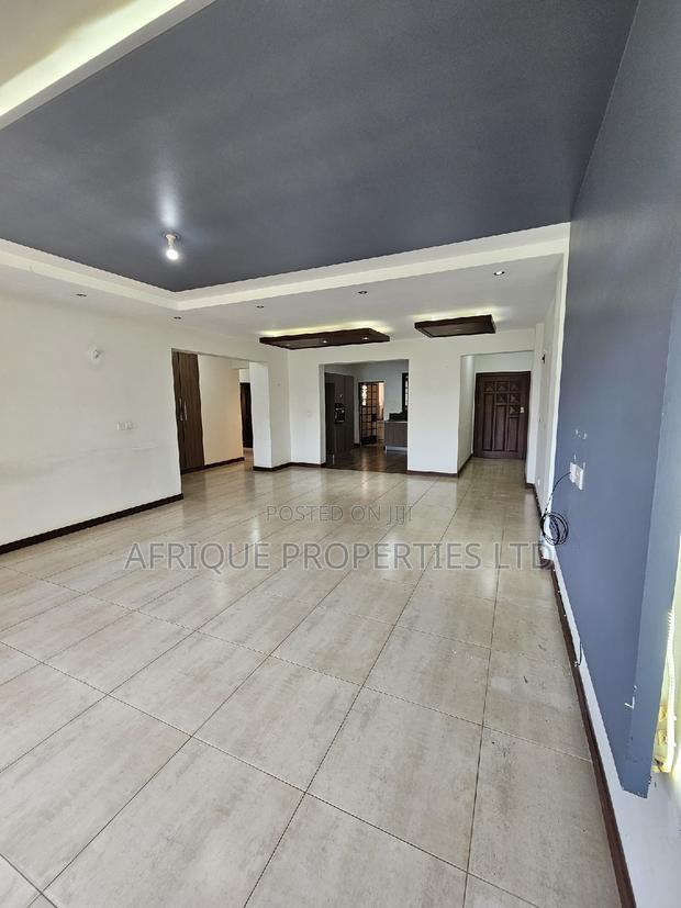 3bdrm Apartment in Parkland, Parklands/Highridge for sale