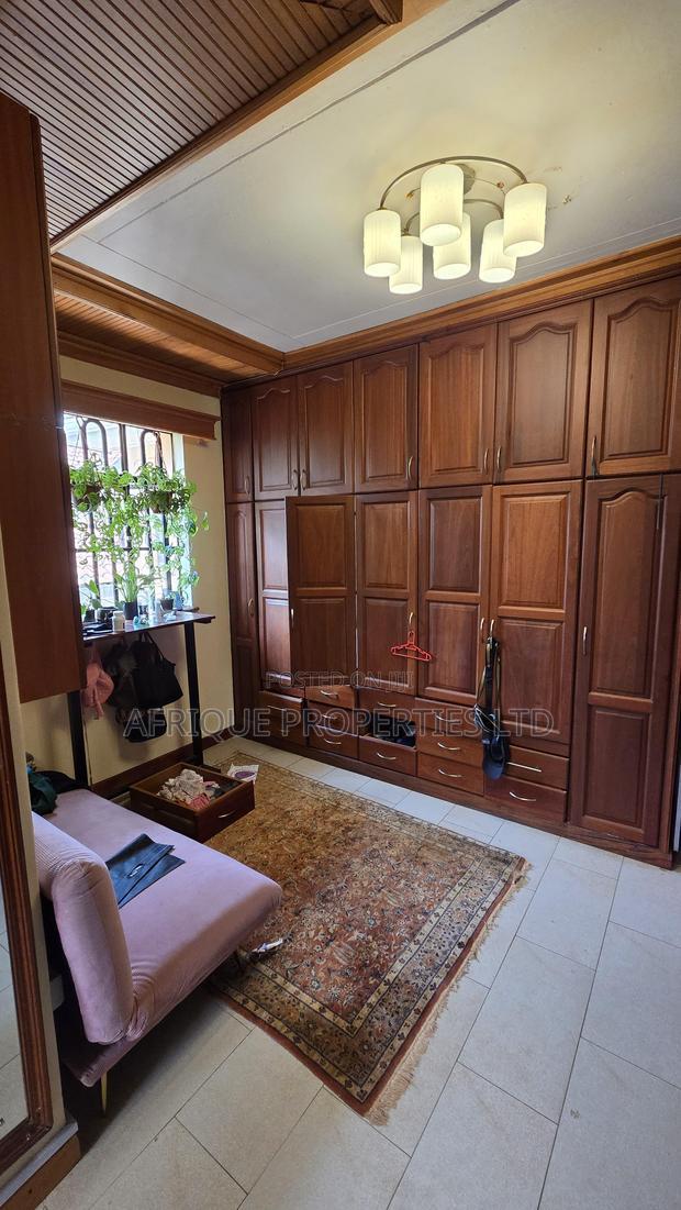 4bdrm Mansion in Kitisuru for sale