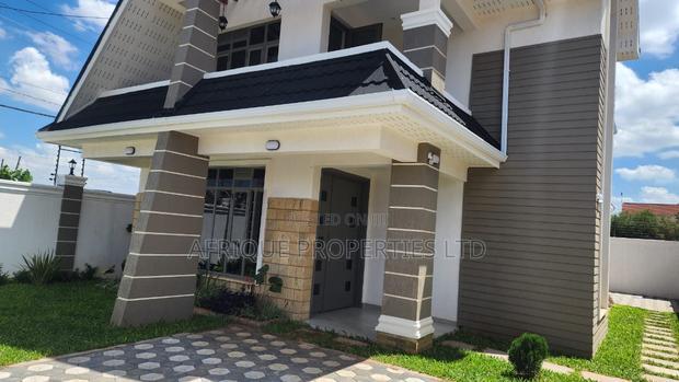 4bdrm Mansion in Membley for sale