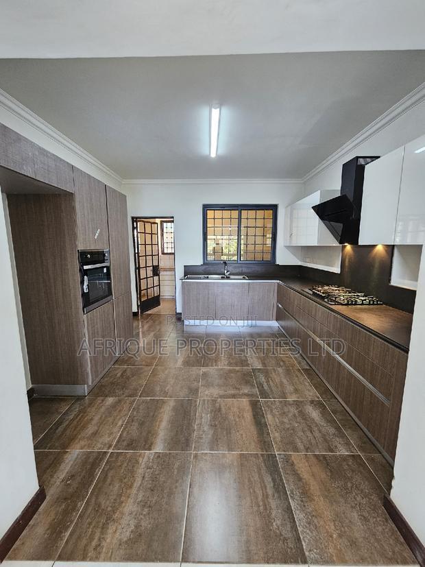 3bdrm Apartment in Parkland, Parklands/Highridge for sale