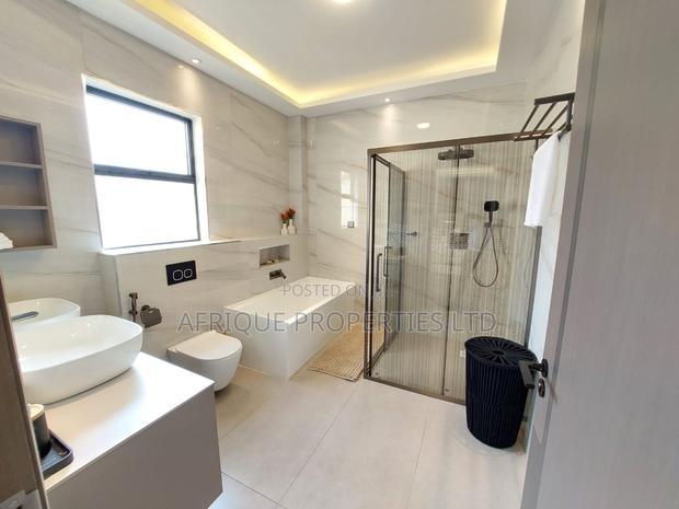 4bdrm Apartment in Parkland, Parklands/Highridge for sale